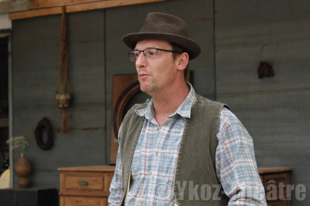 Ykoz-Théâtre au village des brocanteurs