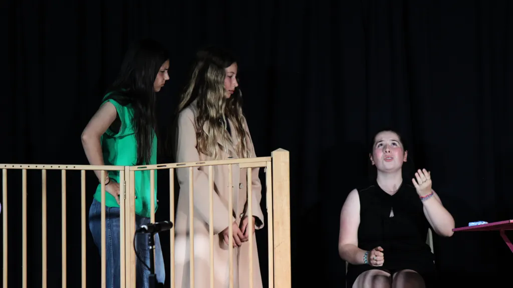 Cliquer pour agrandir Procès à huis clos