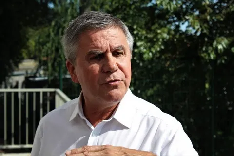 Monsieur le Maire nous fait visiter